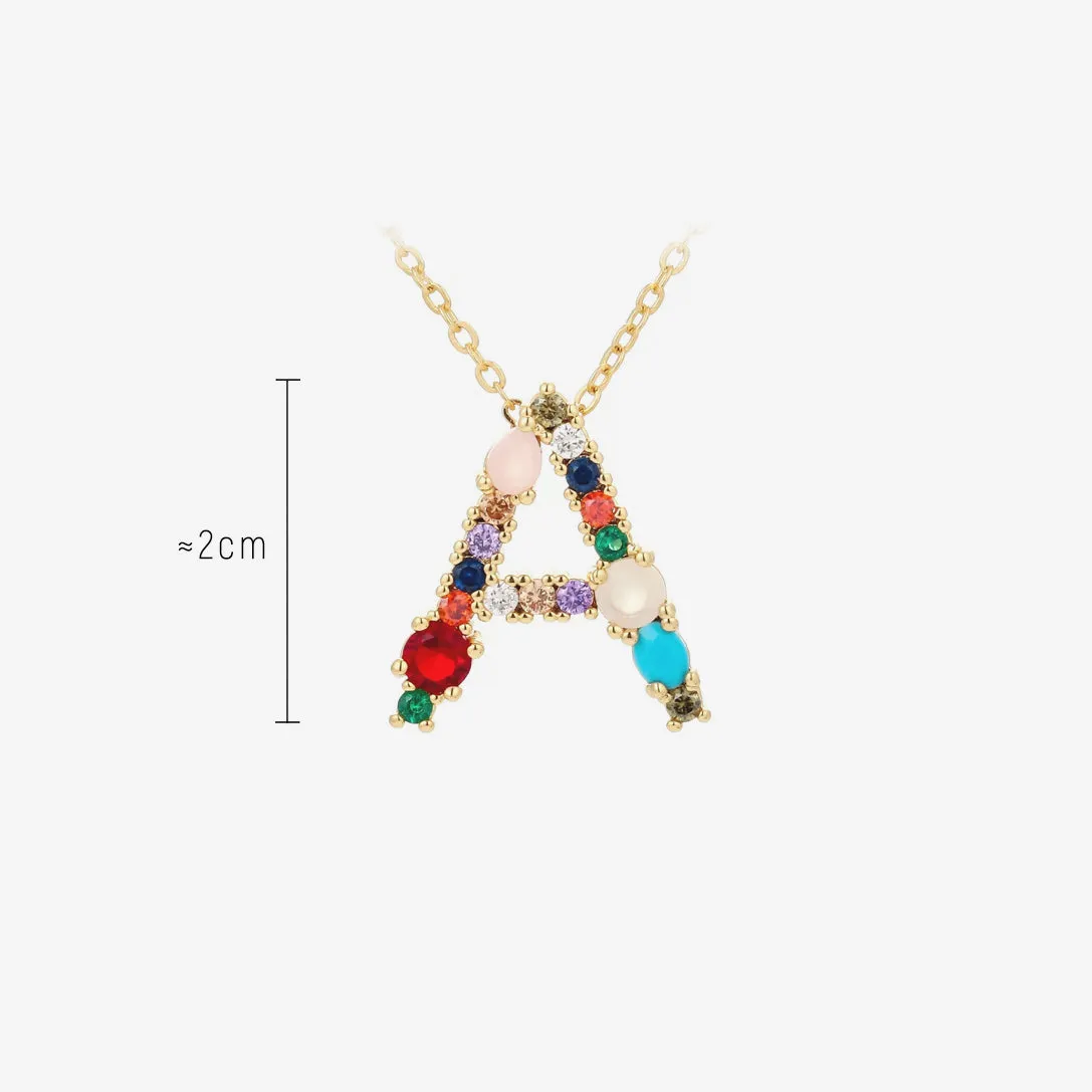 Collana con iniziale colorato