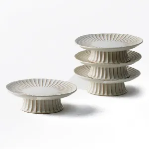 Daisy-Shaped High-Legged Plate