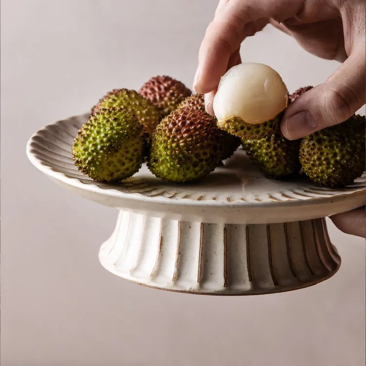 Daisy-Shaped High-Legged Plate