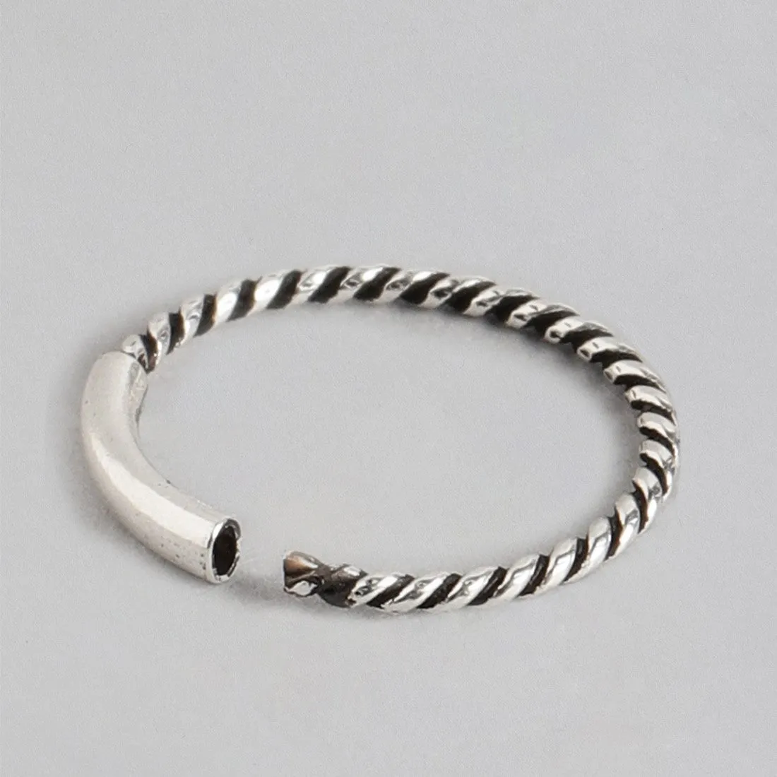 Elegant Round Shaped 925 Silver Nose Pin