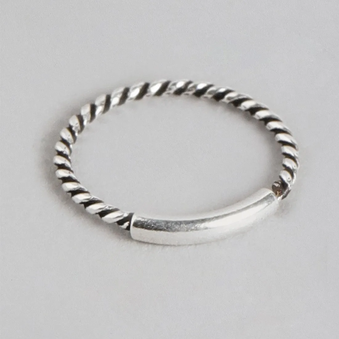 Elegant Round Shaped 925 Silver Nose Pin