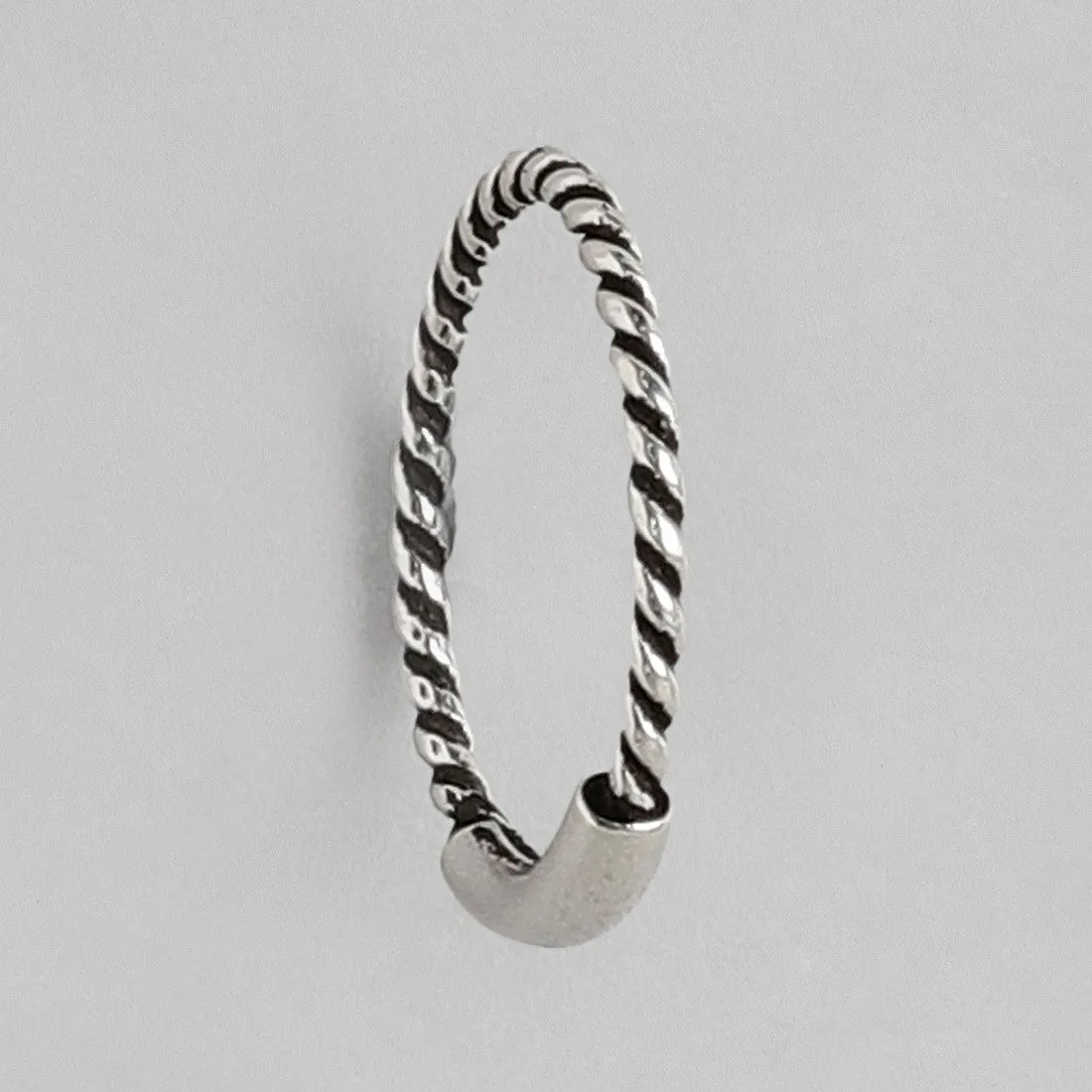 Elegant Round Shaped 925 Silver Nose Pin