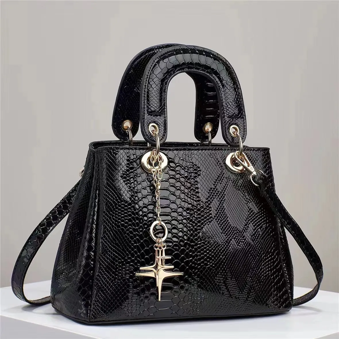Luna Magnetic Bag