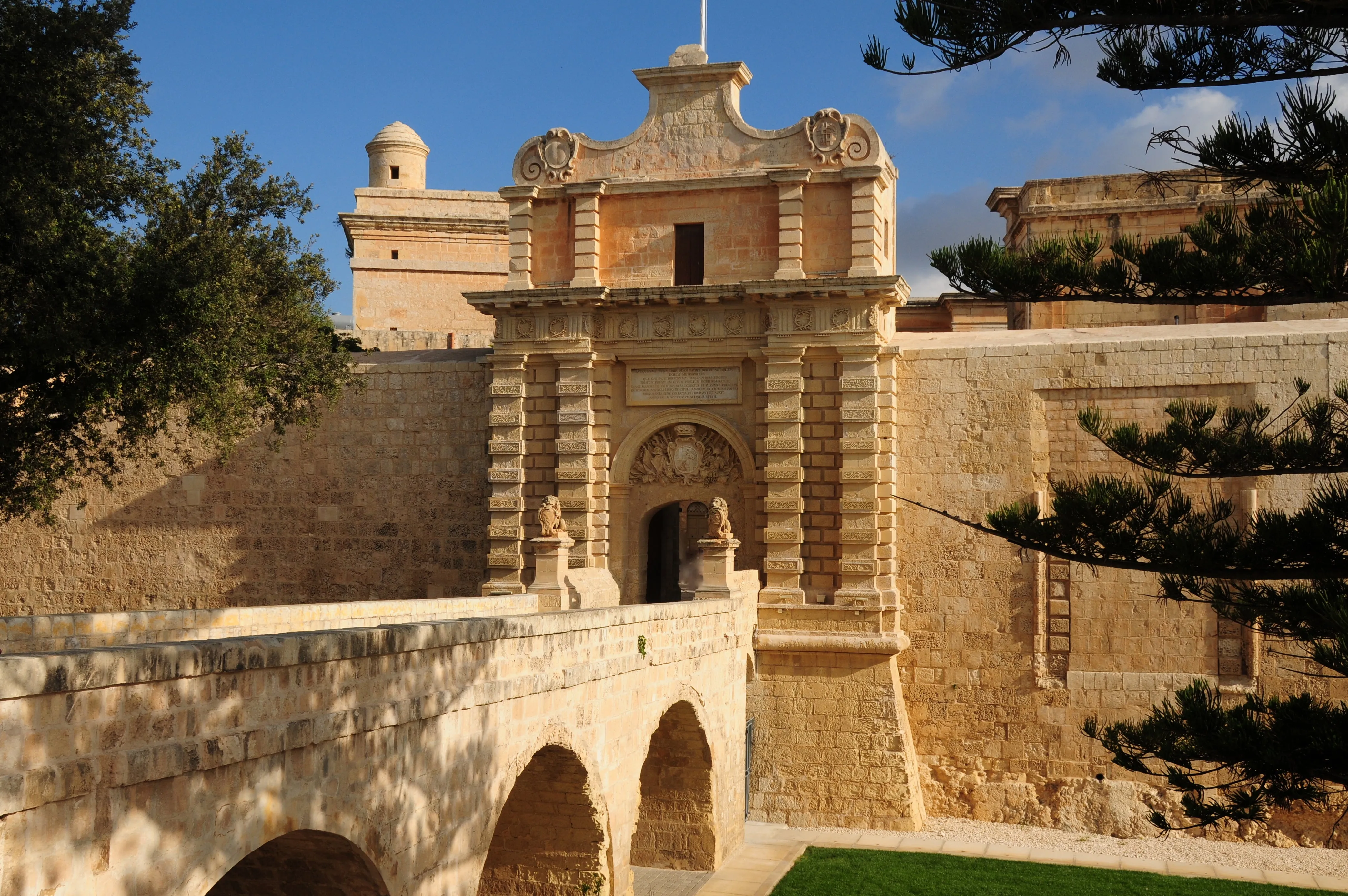 Malta Canvas