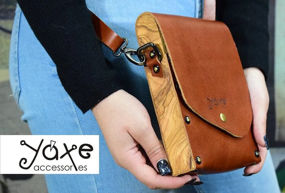 Mocha belt brown bag from leather and wood