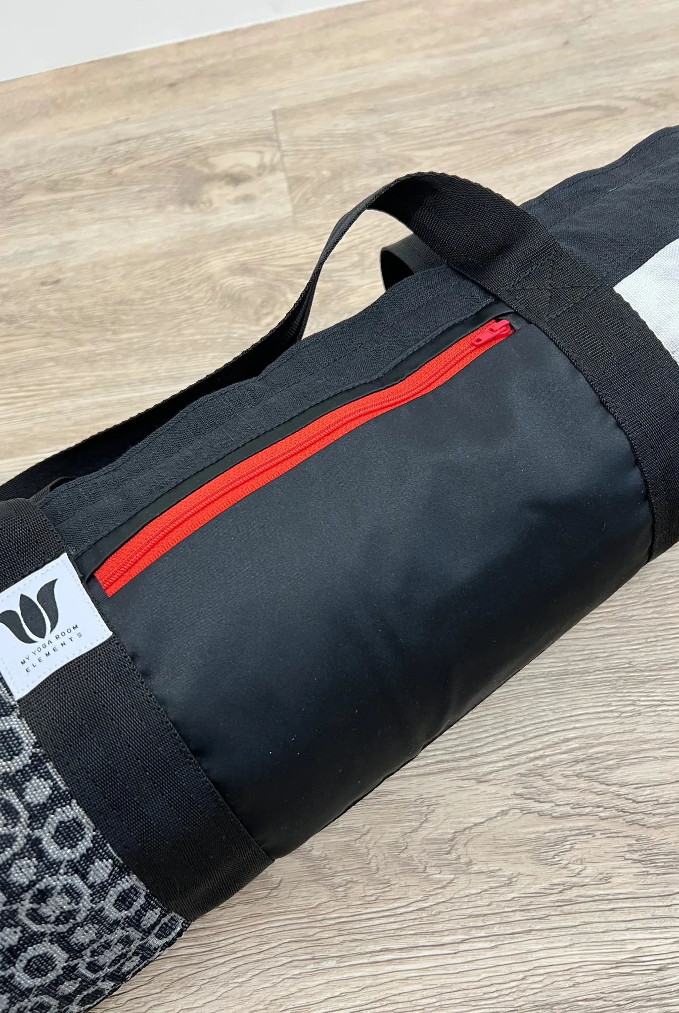 Red Zipper Yoga Mat Bag | Film Noir