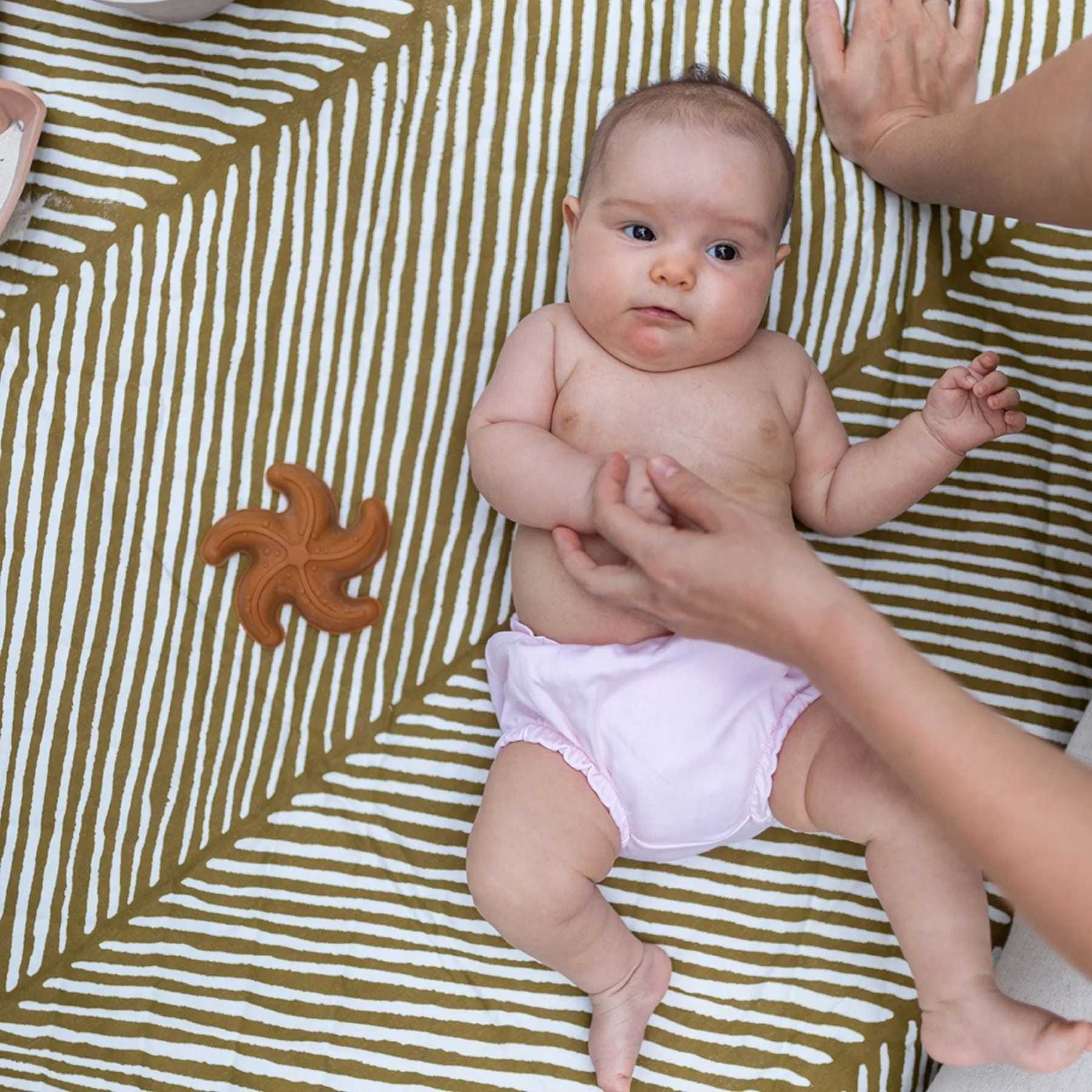 Toddlekind Waterproof Organic Travel Mat - Sand Castle - 120x120cm