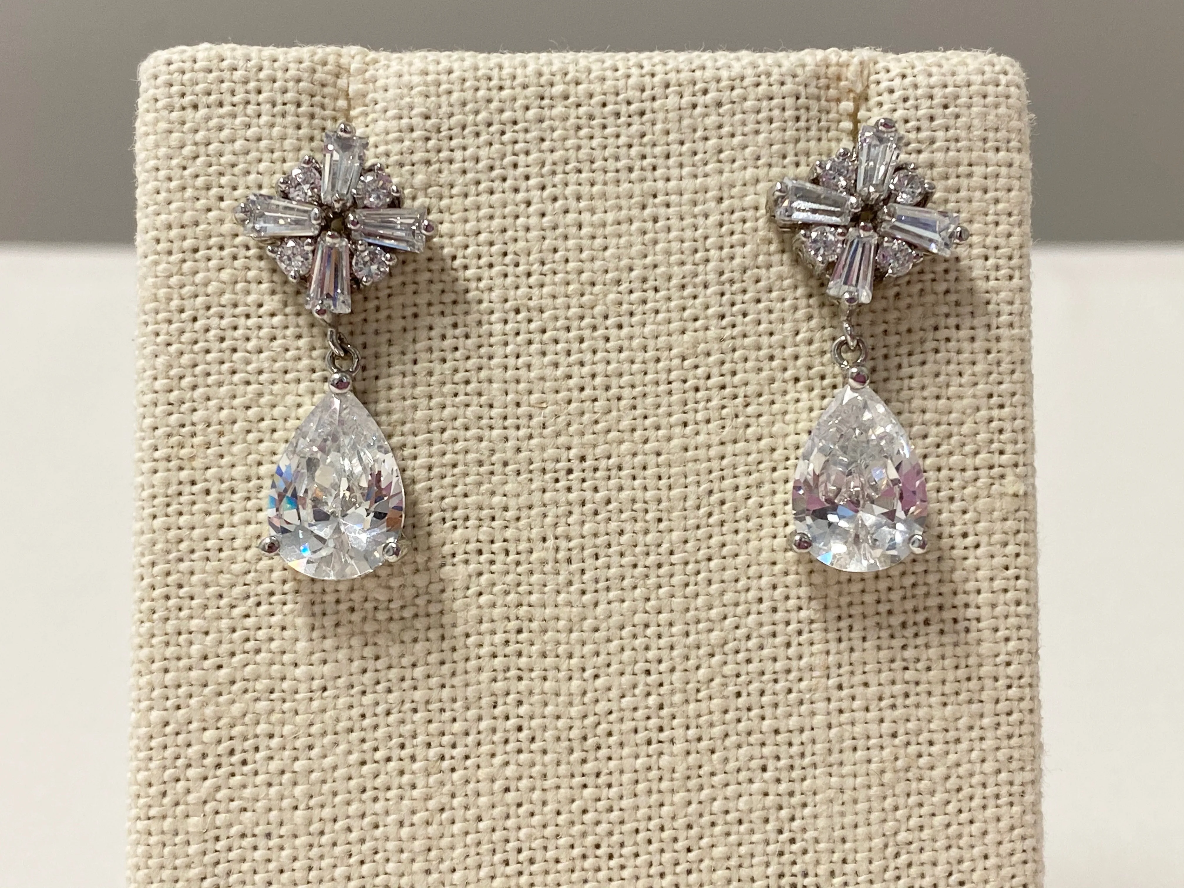 Your Paths Will Cross Diamontage Earrings